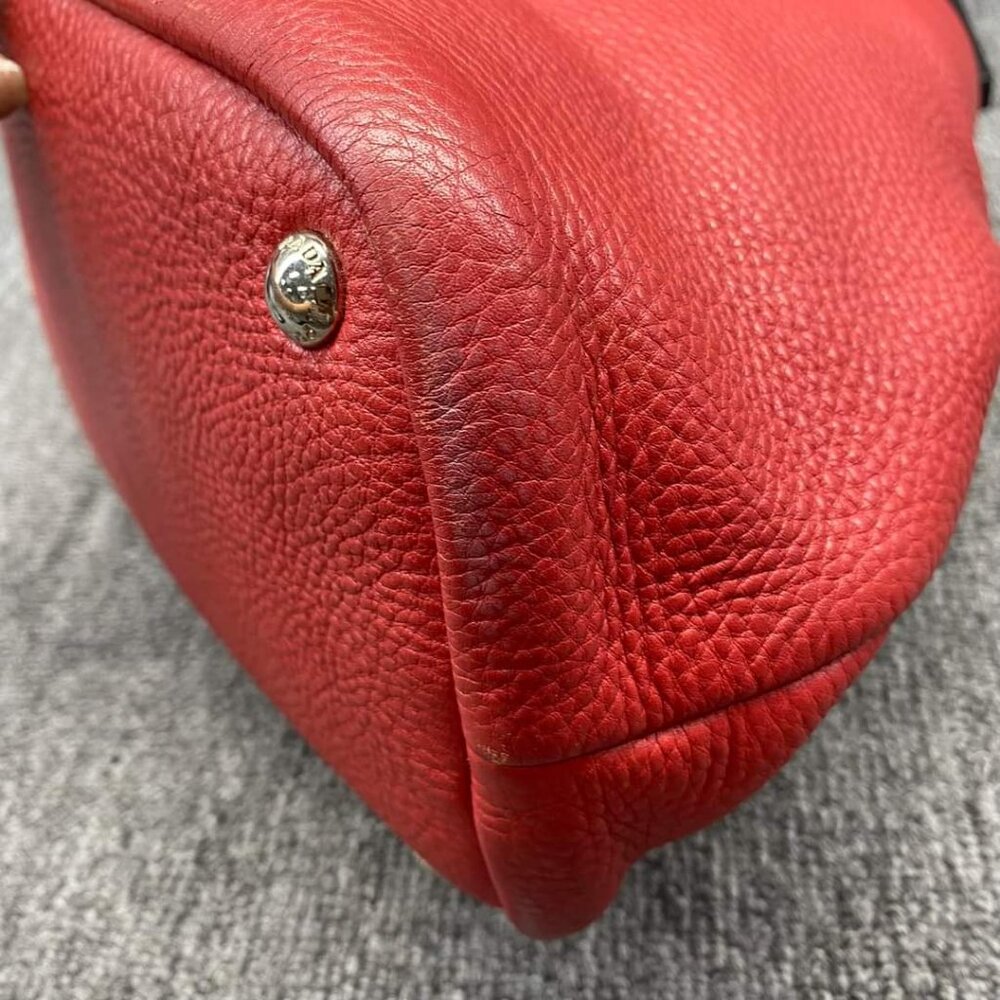 100% Authentic Prada Vitello Daino Shoulder Bag - Picture 5 of 13